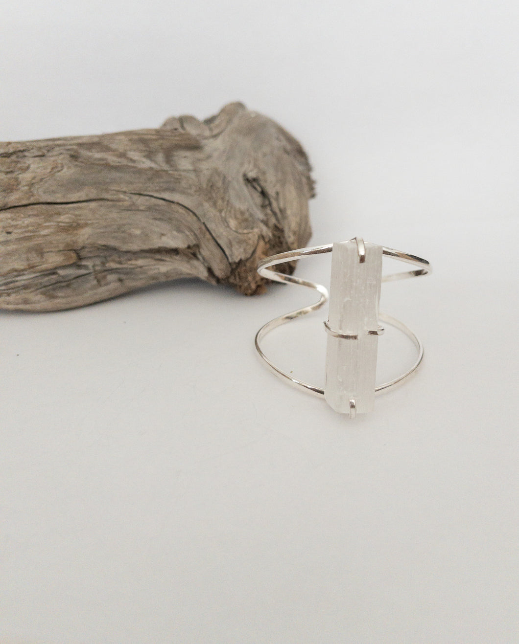 Liquid light cuff